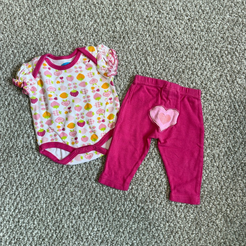 Bon Bebe Baby Girls Strawberry Heart Bodysuit and Leggings Set‎ Size 0-3 Months